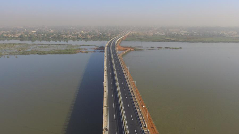 ニジェールでセイニ・クンチェ将軍橋が開通　中国の援助で建設