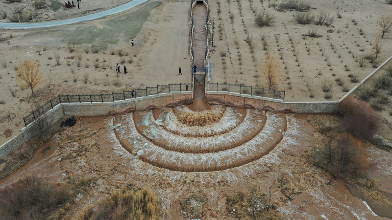 黄河の水が「砂の郷」を潤す　甘粛省武威市