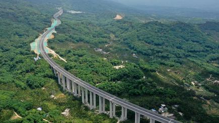 山海高速道路が全線開通　海南省