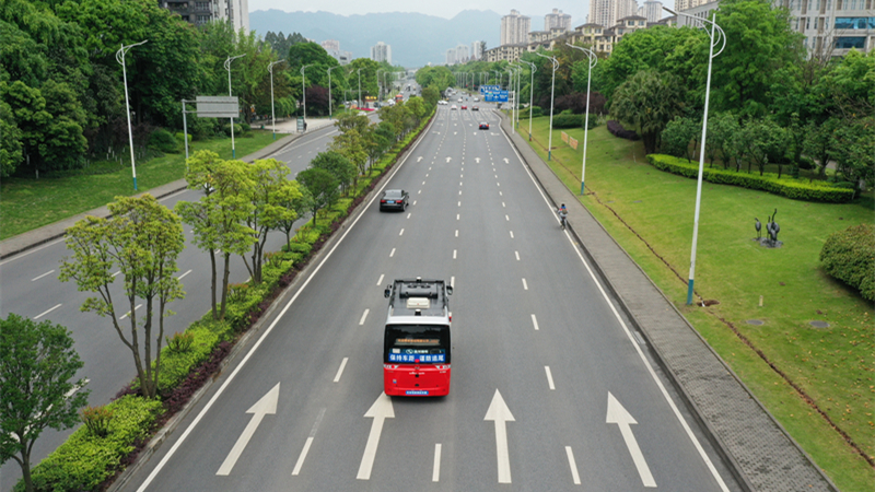 重慶市永川区で自動運転バスが運行開始