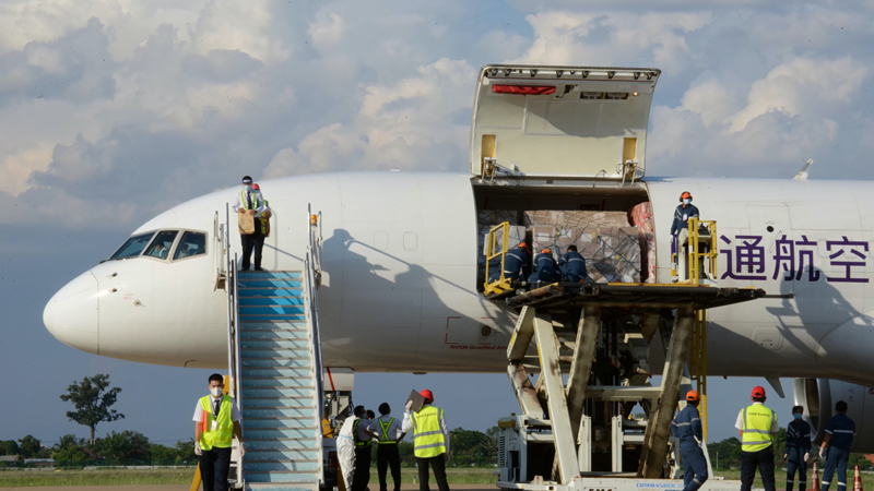 中国の緊急支援物資がラオスに到着