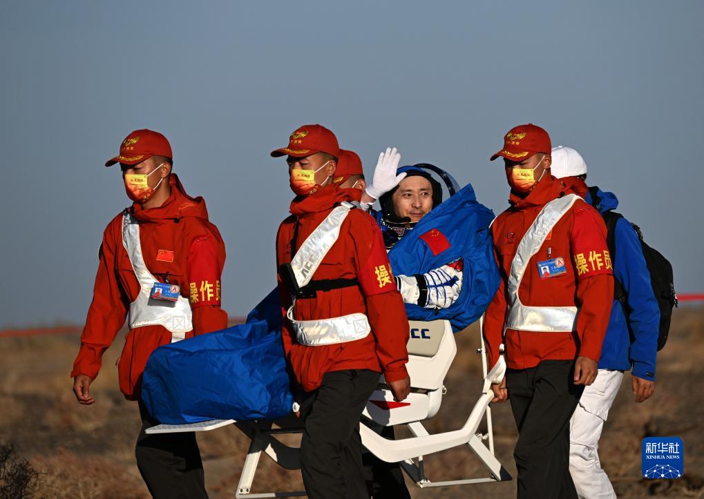 中国の有人宇宙船「神舟16号」、帰還モジュールが無事着陸